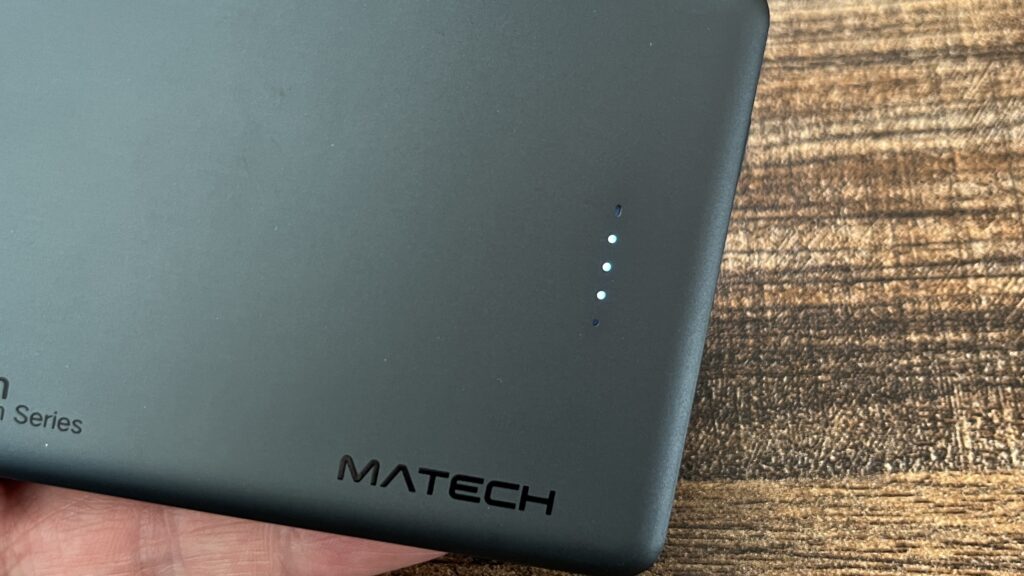 MATECH MagOn 5000の充電ランプ