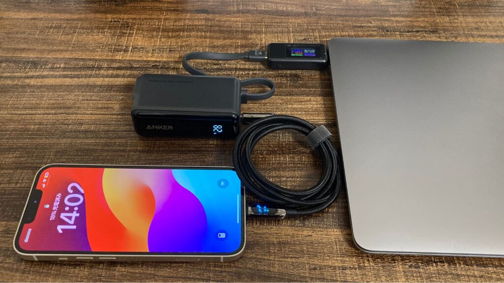 Anker Power Bank (30W, Fusion, Built-In USB-C ケーブル)16