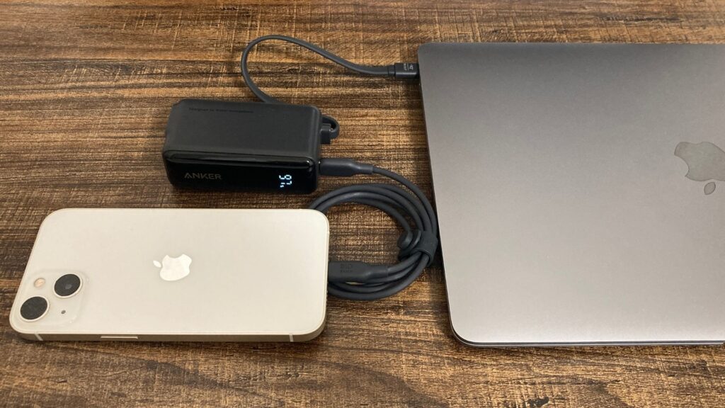 Anker Power Bank (30W, Fusion, Built-In USB-C ケーブル)8