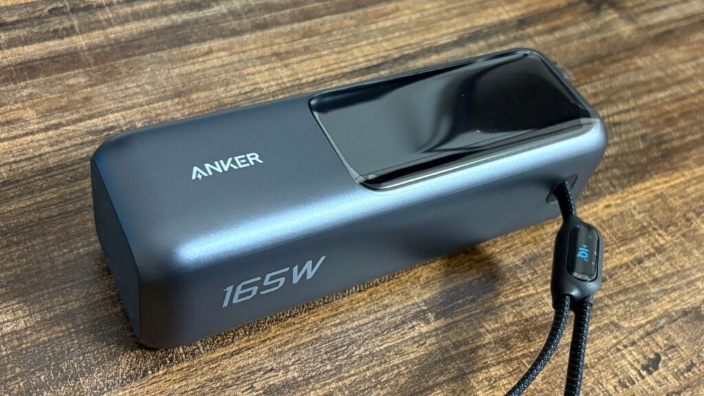 Anker Power Bank (25000mAh, Built-In & 巻取り式USB-Cケーブル)13