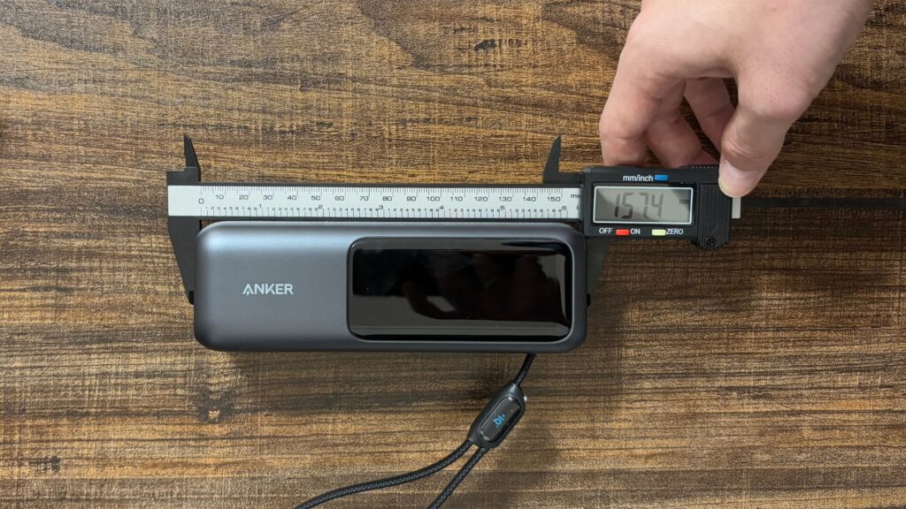 Anker Power Bank (25000mAh, Built-In & 巻取り式USB-Cケーブル)17