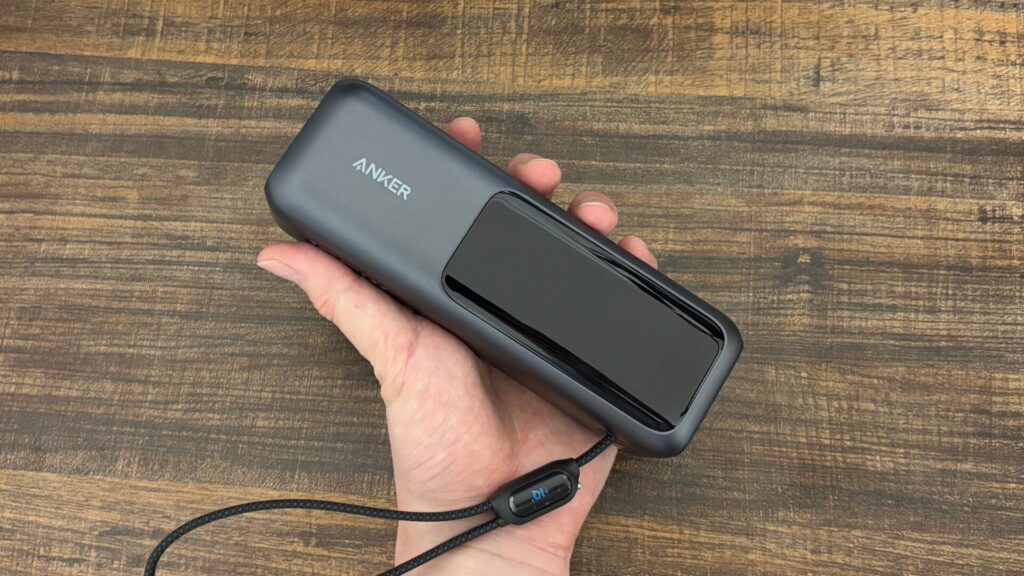 Anker Power Bank (25000mAh, Built-In & 巻取り式USB-Cケーブル)2