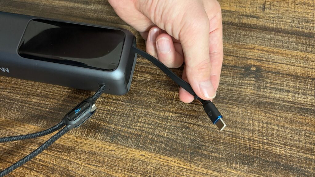 Anker Power Bank (25000mAh, Built-In & 巻取り式USB-Cケーブル)21