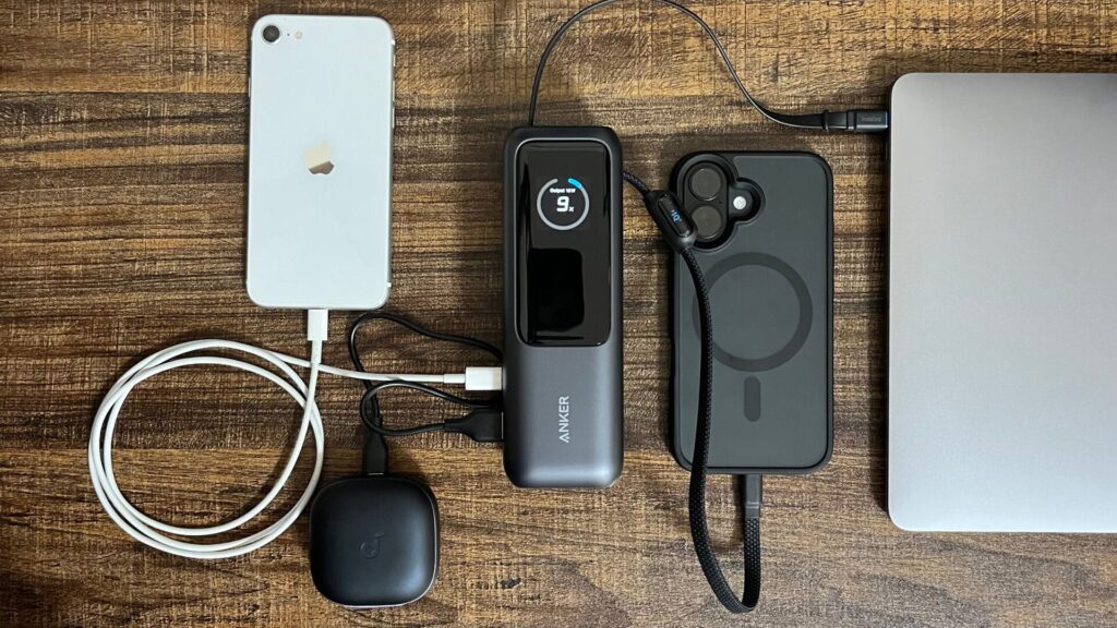 Anker Power Bank (25000mAh, Built-In & 巻取り式USB-Cケーブル)28