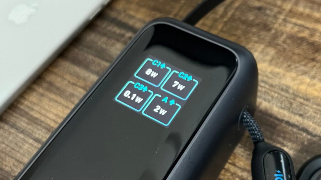 Anker Power Bank (25000mAh, Built-In & 巻取り式USB-Cケーブル)31