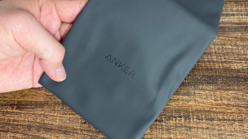 Anker Power Bank (25000mAh, Built-In & 巻取り式USB-Cケーブル)33
